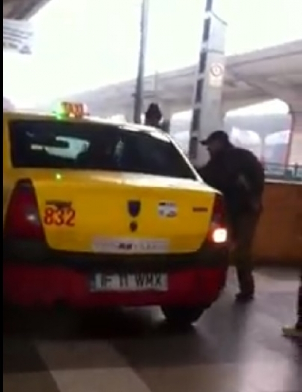 Tupeu maxim! A intrat cu taxiul pe peronul Garii de Nord! (VIDEO)
