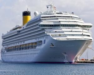 Calatoria de vis s-a transformat in cosmar: Sute de turisti aflati la bordul unui vas de croaziera s-au imbolnavit subit
