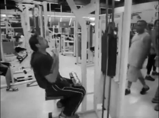 Dorel a reinventat mersul la sala. Uite ce exercitii poate sa faca! (VIDEO)