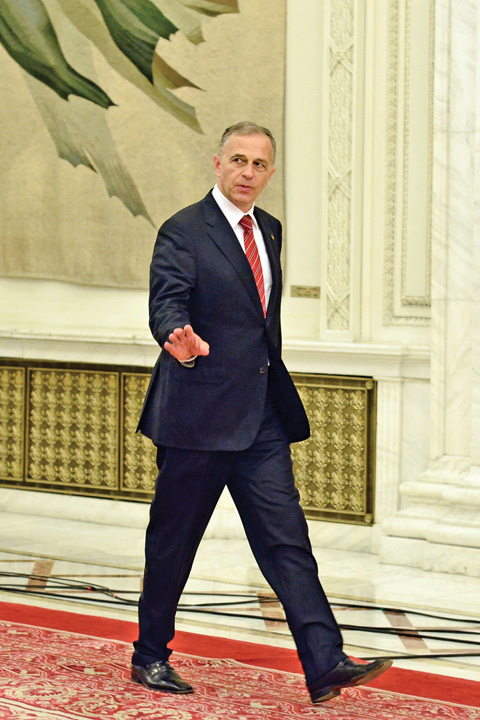 Geoana ii face vant lui Ponta spre Cotroceni
