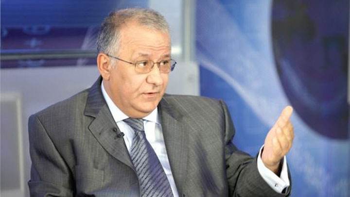 Cinteza: Bancile au pacalit clientii