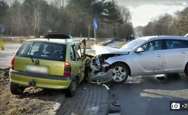 Tata de cosmar: A baut cu prietenii, apoi i-a cerut pustiului sa-l duca acasa CONDUCAND MASINA! Au ajuns la spital