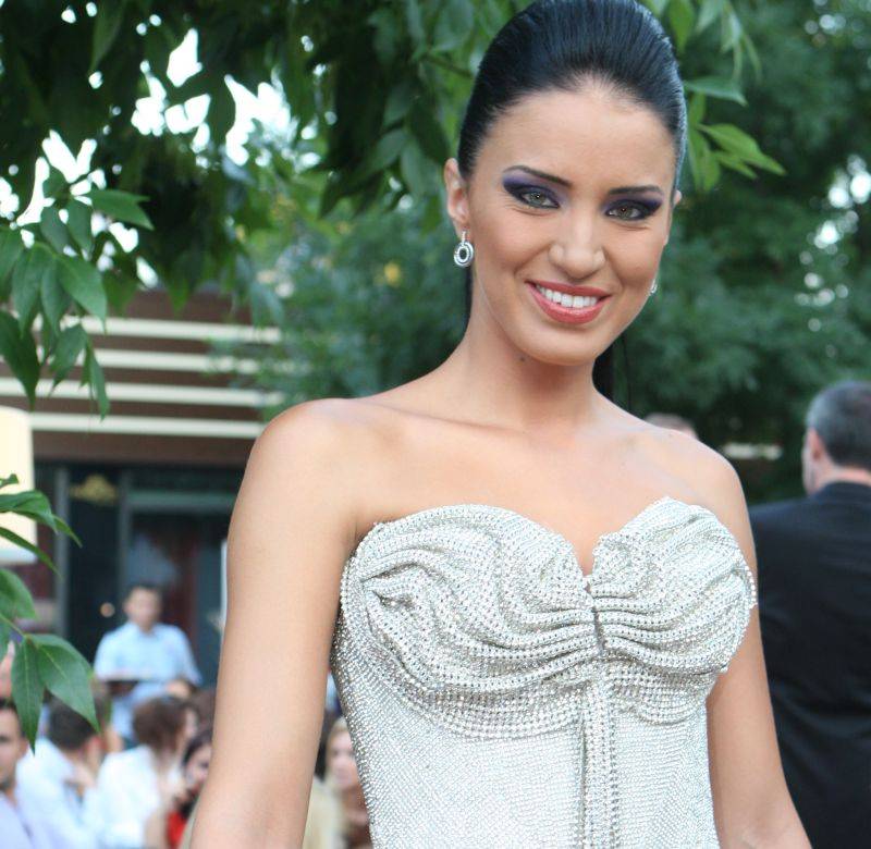 Invitat surpriza la ziua Adelinei Pestritu! Cine a venit sa ii ureze personal „La multi ani!”