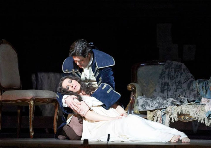 Ce ii reproseaza soprana Angela Gheorghiu compozitorului operei “Adriana Lecouvreur”:“Francesco, de ce m-ai omorat?”