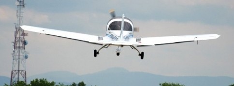 Un avion a aterizat de urgenta pe un camp din Sibiu