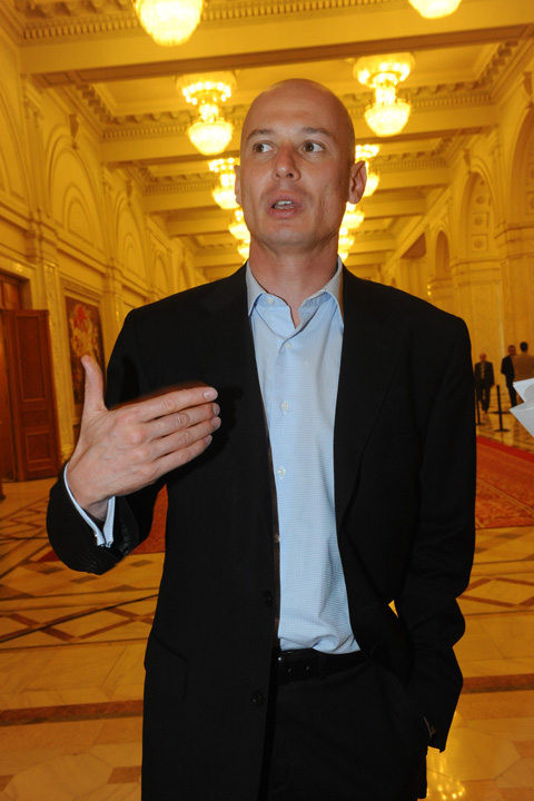 Bogdan Olteanu: Legea falimentului personal nu este oportuna