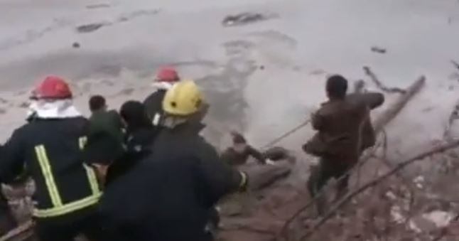 Sase copii au murit, dupa ce gheata de pe raul pe care patinau s-a rupt