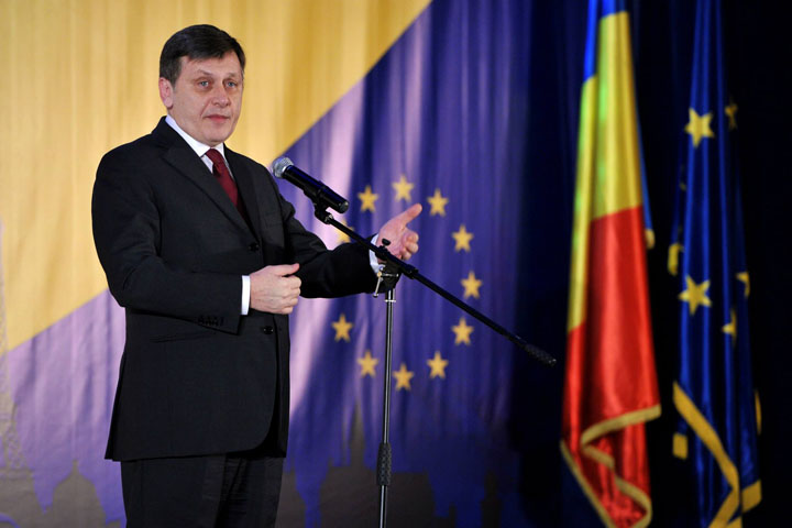 crin antonescu- Facebook - Ziarul National