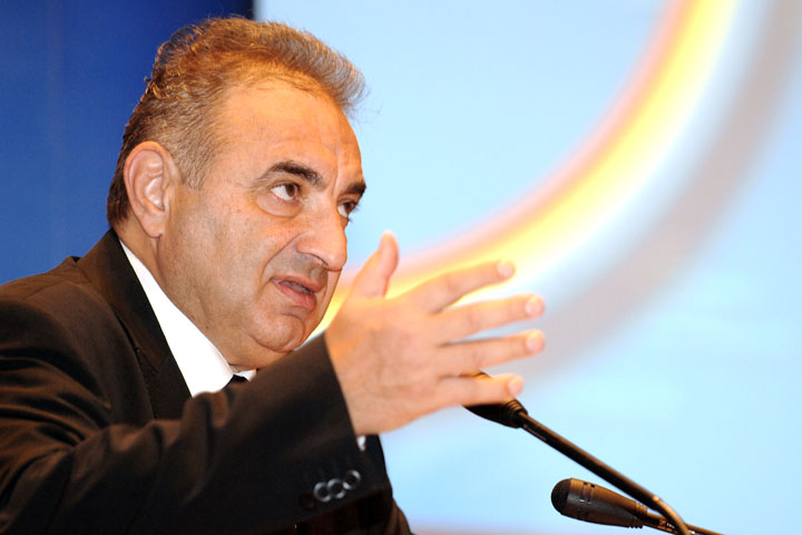 Nicolae Cinteza: Intra bancile in faliment!