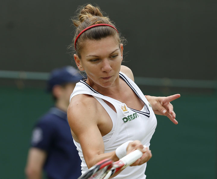 Halep, peste Sarapova pana pe 8 martie!