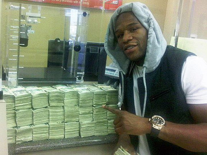 Mayweather a pierdut 13 milioane de dolari pe Denver Broncos