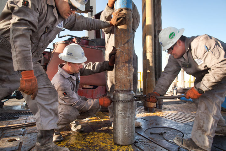 Image: This drilling rig is one of thousands seeking oil in the Permian Basin, an oil-and-gas-producing area located in West Texas and part of New Mexico. - Ziarul National