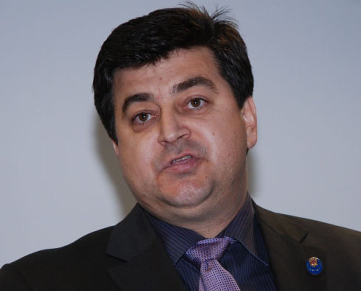 Liderul deputatilor PDL: Ponta sa demisioneze de urgenta din fruntea Guvernului