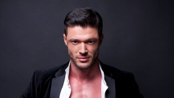 Victor Slav, despre blonda langa care a fost surprins: “Mi-am dat seama ca se intampla ceva”