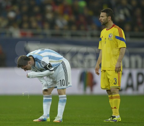 608059-messi-vomita - Ziarul National