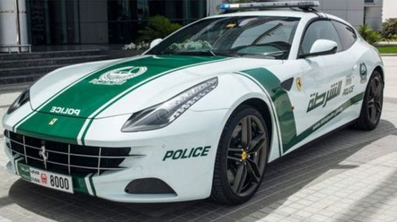 8.ferrari-ff,300,000-de-dolari - Ziarul National