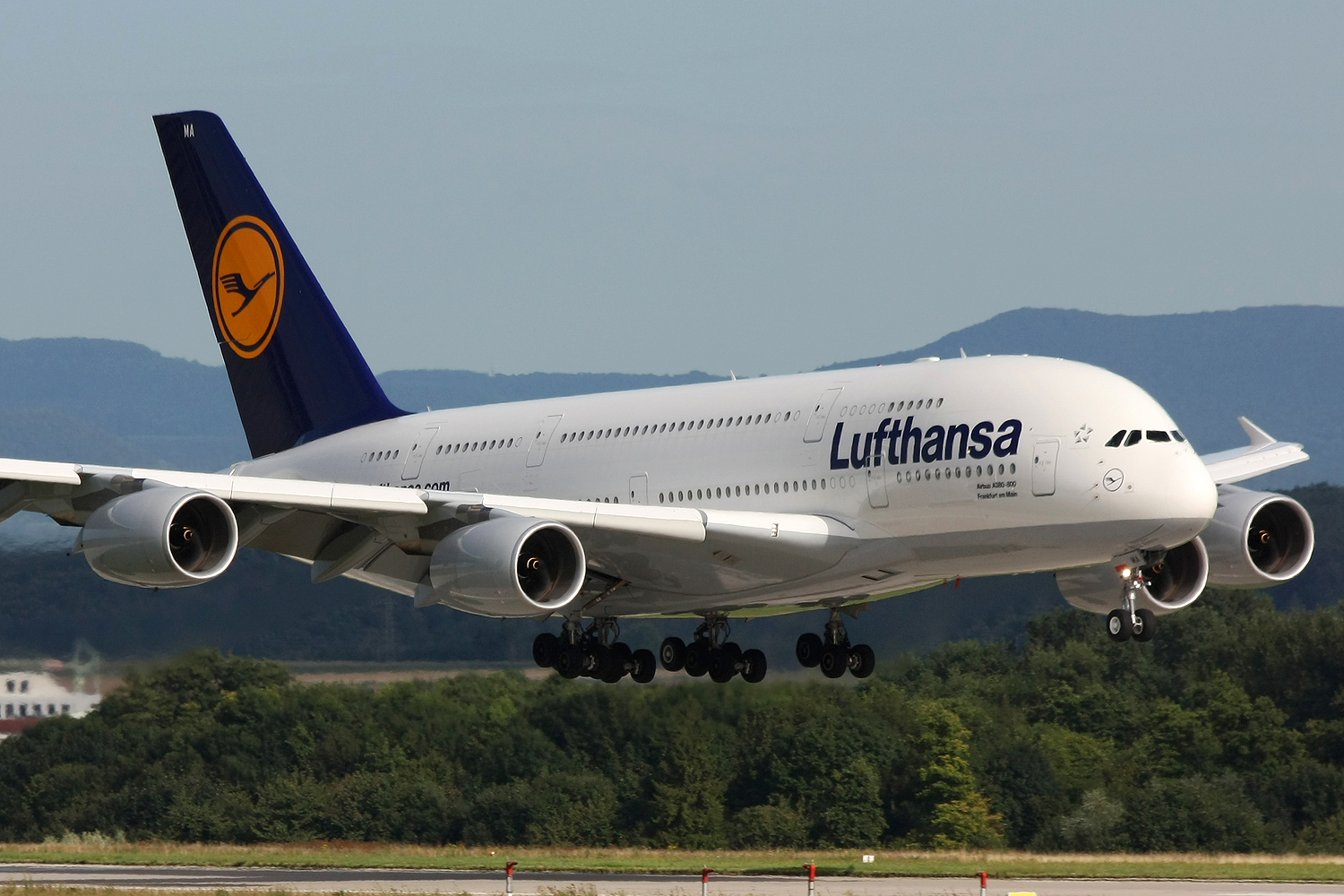 Greva la Lufthansa: 3.800 de zboruri anulate