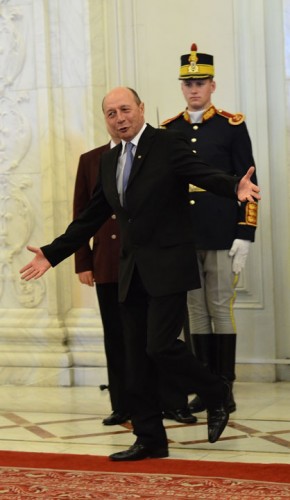 Traian Basescu - Discurs Parlament - Narcis Pop (110) - Ziarul National