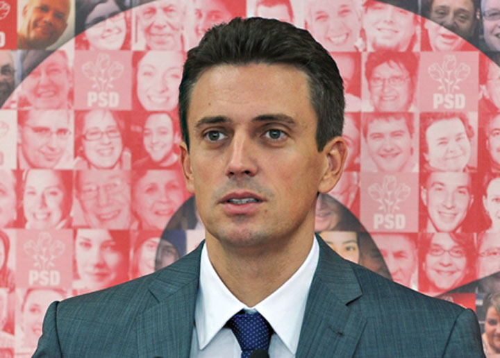 Catalin Ivan sare la gatul colegului Sogor Csaba