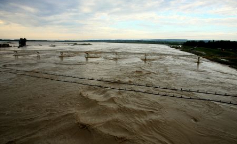 Meteorologii au emis COD GALBEN: Pericol de INUNDATII pentru cinci judete!