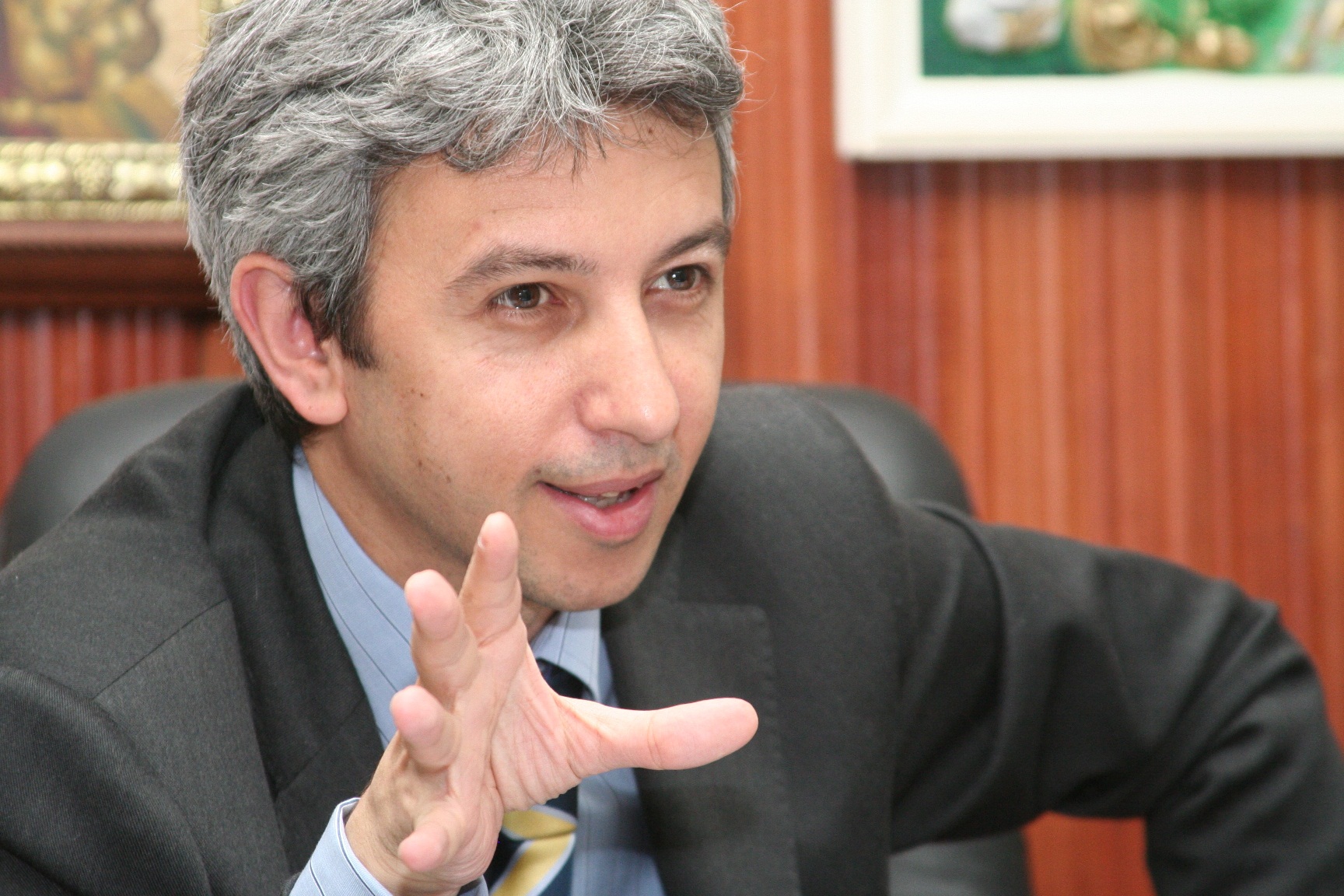 Dan Diaconescu propune: “Toti candidatii la prezidentiale sa il sustina pe cel de pe locul doi, in turul doi”!