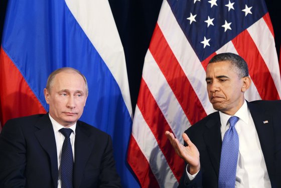 Obama si Putin, convorbire de 90 de minute. Liderul SUA ameninta cu izolare politica si economica
