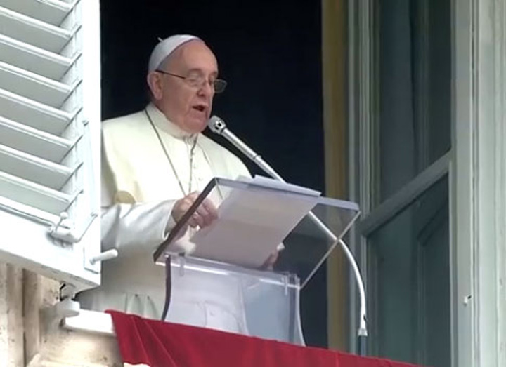 De cand a primit un cos cu produse bio, Papa Francisc s-a stricat si el