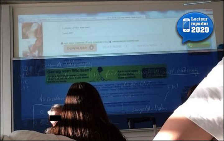 Profesor concediat dupa ce a prezentat elevilor sai filme pentru adulti deja fumate!