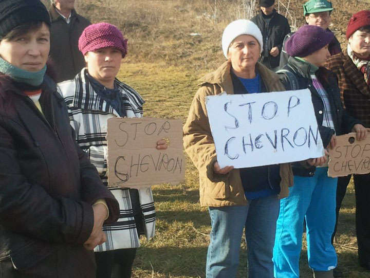 Protestatarii din Pungesti, ademeniti cu bani din gaze de sist
