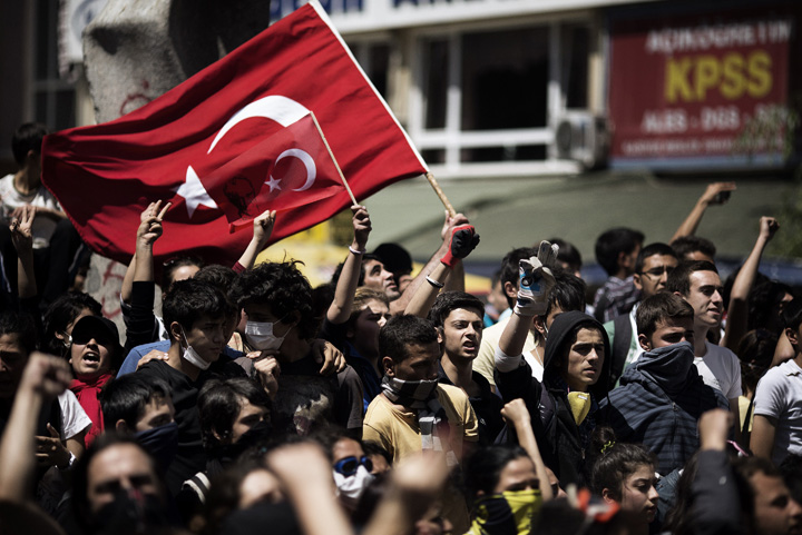 TURKEY-POLITICS-UNREST - Ziarul National