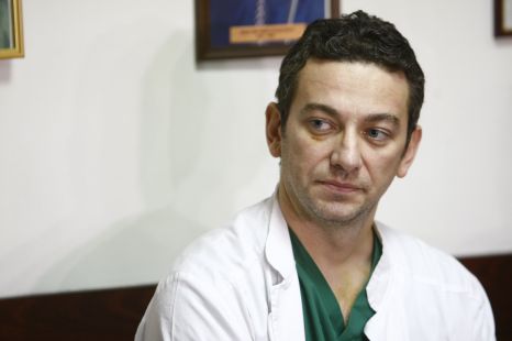 Supravietuitorii accidentului aviatic din Apuseni, premiati de Colegiul Medicilor
