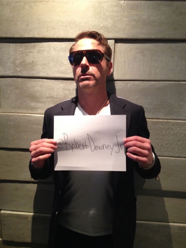 Robert Downey Jr. si-a facut cont pe Twitter: Un milion de fani in mai putin de o zi!