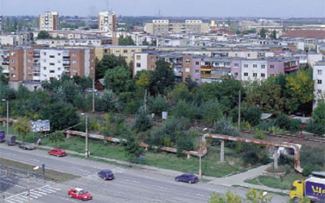 Locatarii unui bloc din Arad au ramas fara apa, curent si gaz, dupa ce administratorul a fugit cu banii lor!