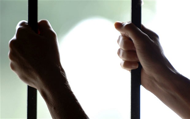 12 ani de inchisoare pentru femeia care si-a aruncat copilul pe geam
