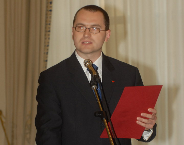 Romanii pot sa-si cumpere, de marti, masini noi prin Programul „Rabla”