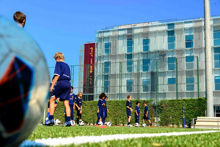 Barcelona a exploatat fotbalistii minori!