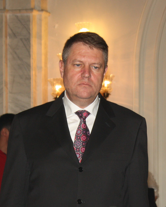 Legea privind pensiile speciale pentru senatori si deputati, promulgata de Klaus Iohannis