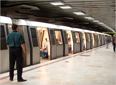 „Colet suspect” intr-un tren de metrou. Statia Berceni, evacuata