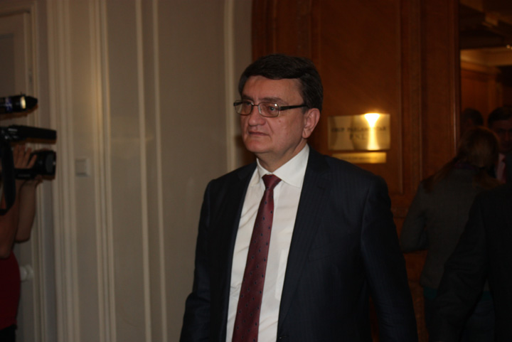PDL il reclama pe Ciorbea la CCR
