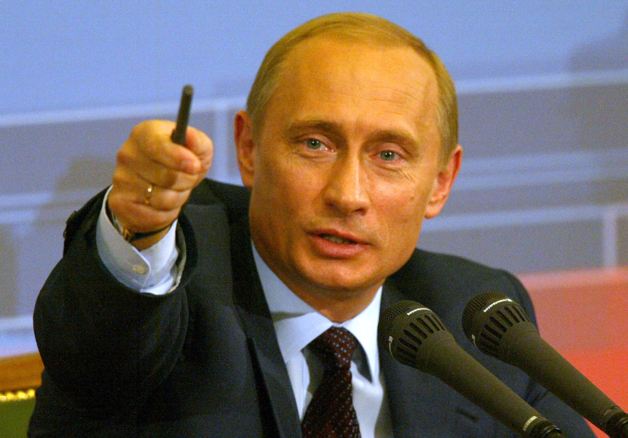 Vladimir Putin si-a triplat singur salariul! Aceeasi masura a aplicat-o si in cazul premierului!