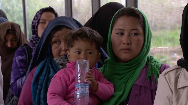 Alegeri istorice in Afganistan: prezenta de peste 50%! Obama saluta participarea afganilor la scrutinul prezidential!