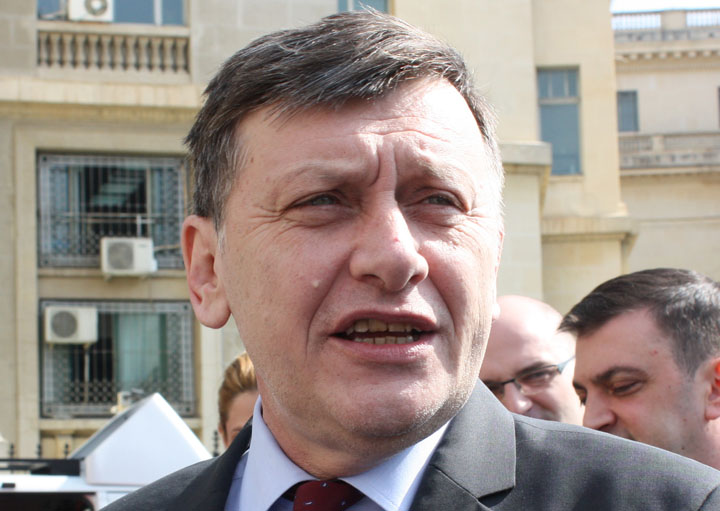 Antonescu: Pesedistii, ai dracului de milosi cu familiile Ponta si Sarbu