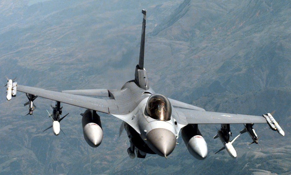 Avioane americane F–16 vin in Romania pentru exercitii