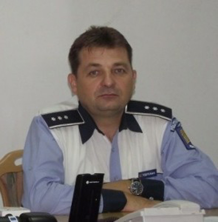 Sef la Politia Rutiera prins de colegi cu un permis auto fals