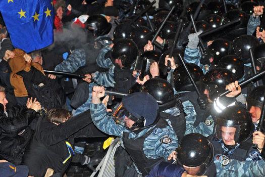 Ucraina a intrat in RAZBOI CIVIL!