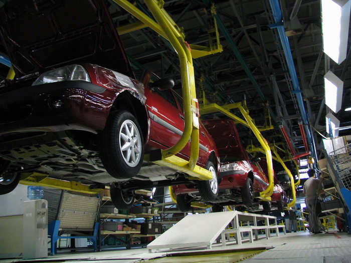 Negocierile pentru cresterea salariilor, esuate la Dacia. O parte din productie, posibil sa fie mutata in Maroc