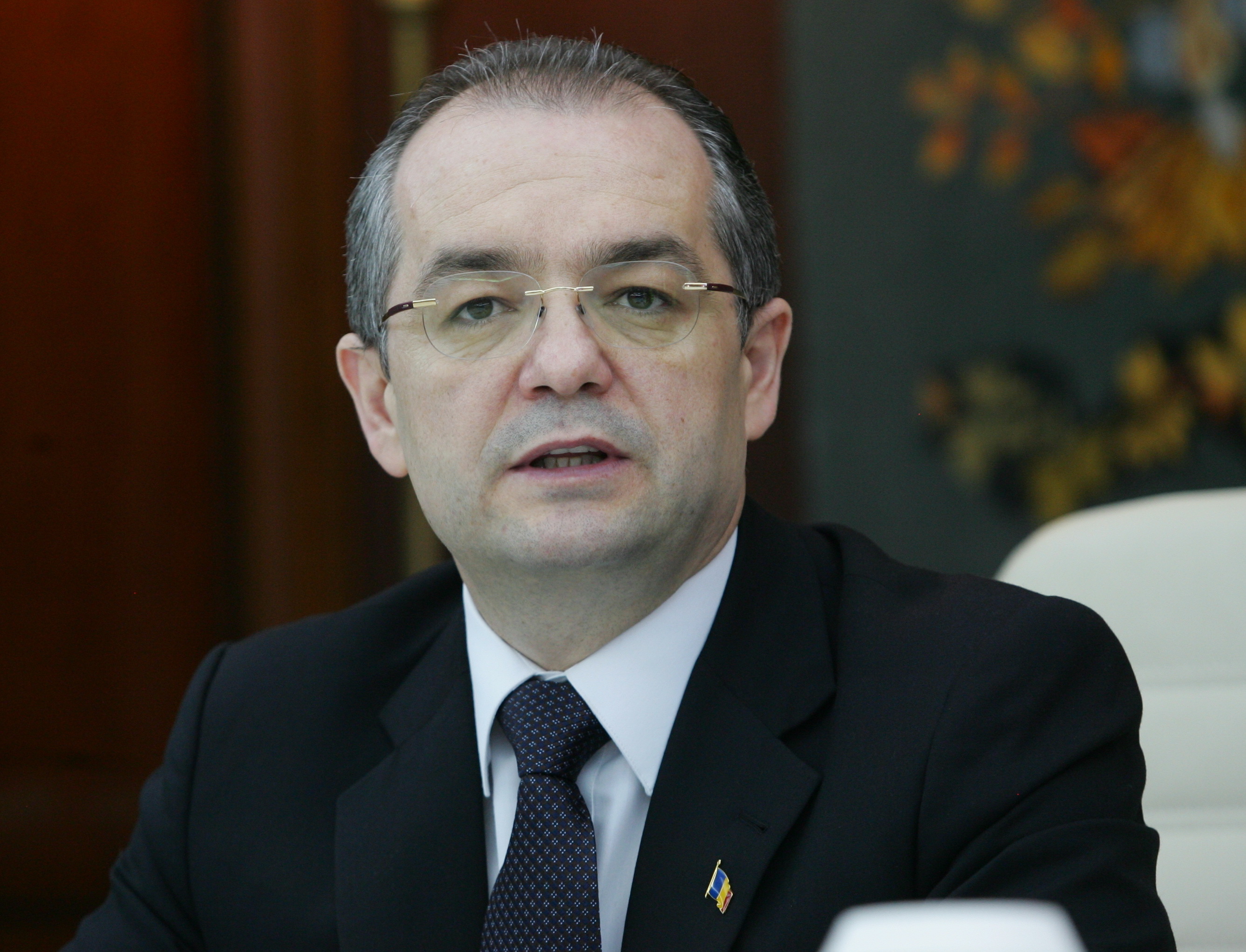 Boc, despre Ponta si Dragnea la inundatii: Caraghiosi! Arata nivelul de intelegere a problemelor tarii