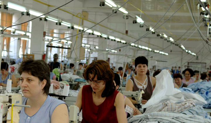 Risc de faliment in constructii, textile si transporturi aeriene
