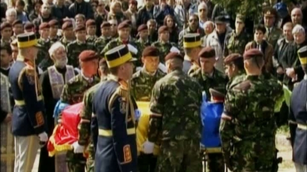 Militarul roman ucis in Afganistan, inmormantat cu onoruri militare