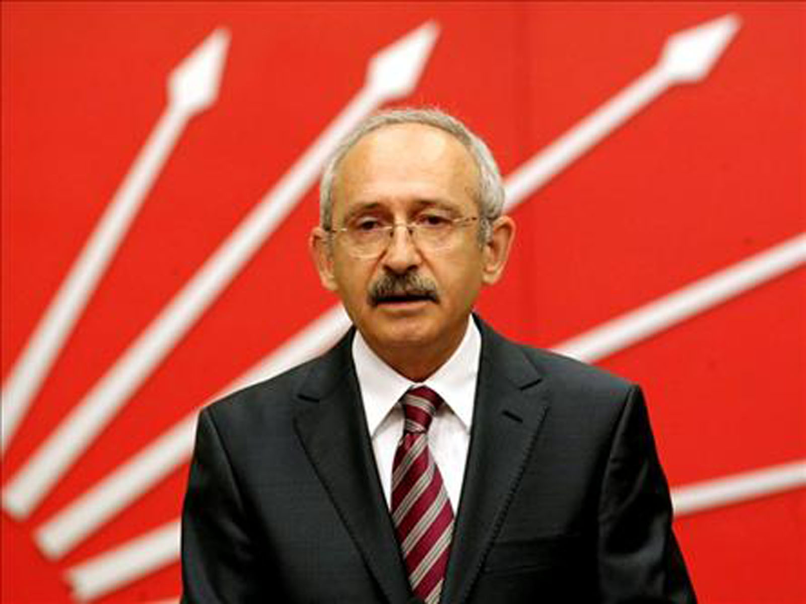 Seful opozitiei din Turcia, batut in Parlament